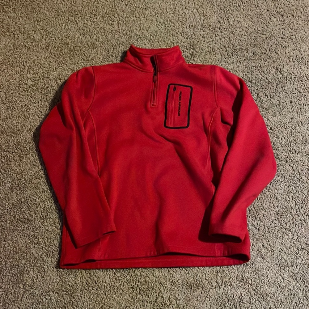Size medium men’s red under Amur quarter zip
